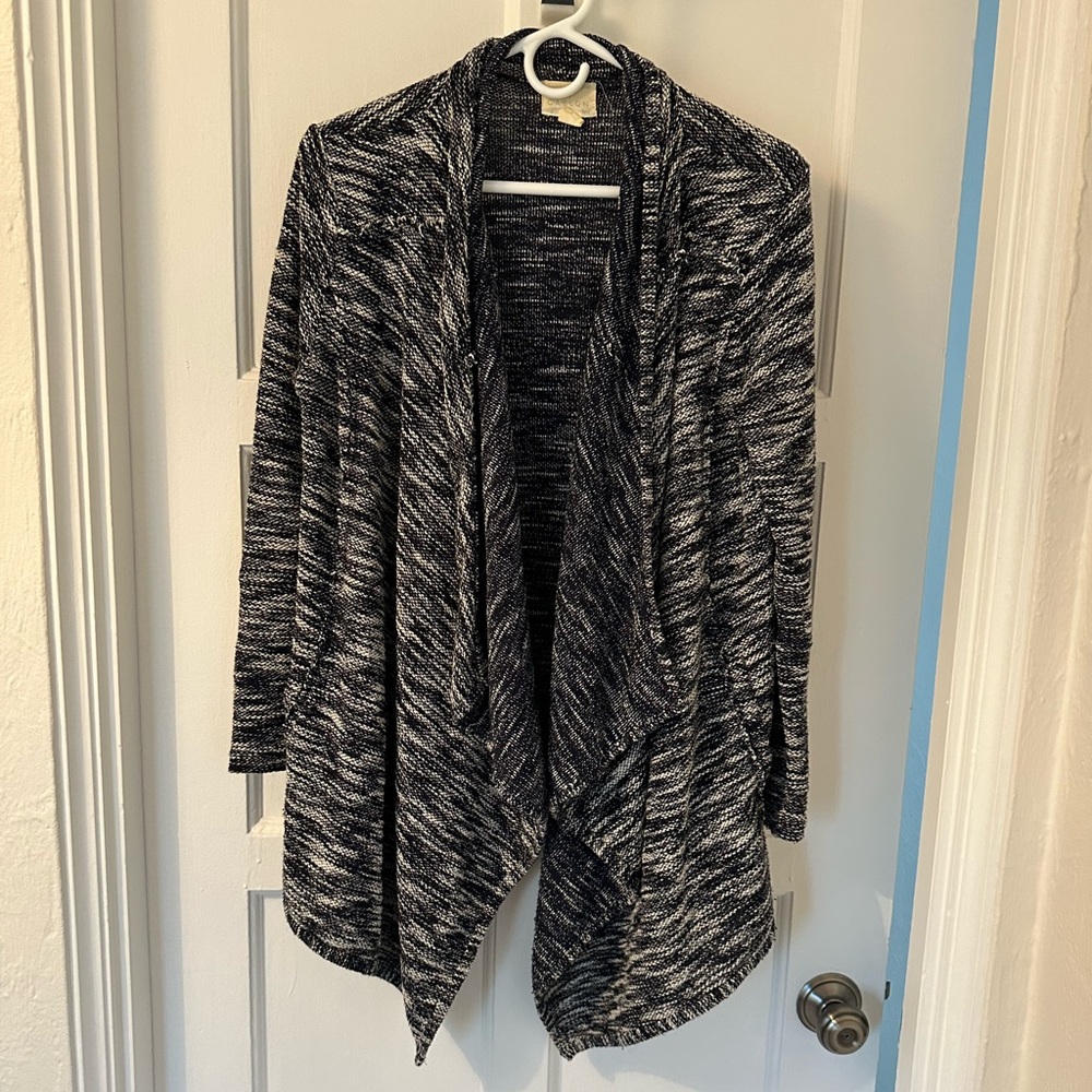 Flowy Caslon Sweater
